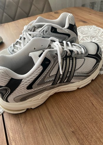 Adidas Adidas Beyaz Gri Bağcıklı Spor Ayakkabı