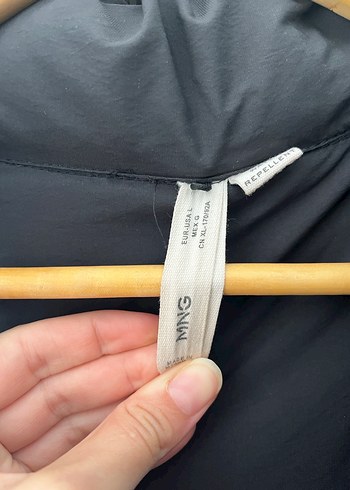 l Beden Mango Düğmeli Siyah Midi Kadın Kışlık Mont