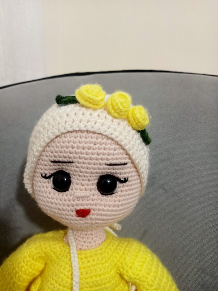 Sarı Elbiseli Örgü Bebek - Görsel 2