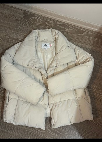 Mavi Şişme Bej Mont Oversize