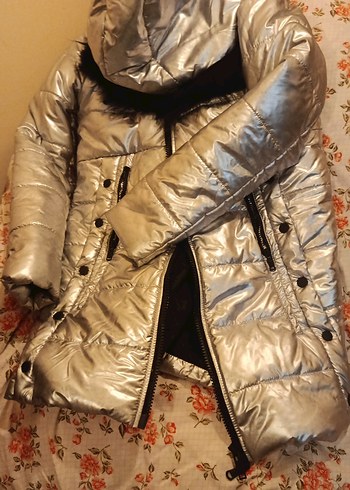 Gri Parlak Kadın Kışlık Kürklü Mont - Görsel 2