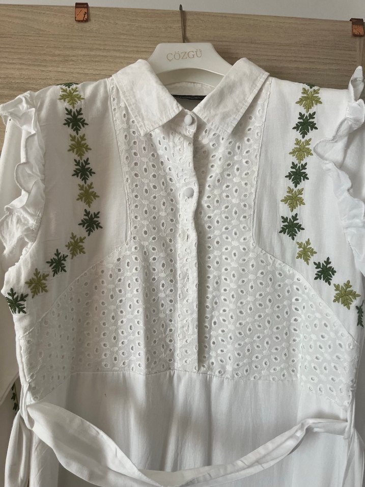 Nakış Detaylı Beyaz Uzun Keten Elbise - Görsel 2