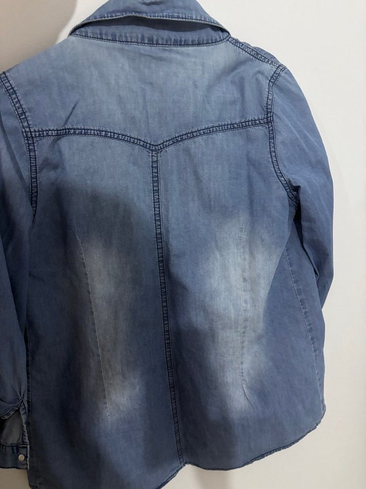 Düğmeli Mavi Kot Gömlek - Görsel 4