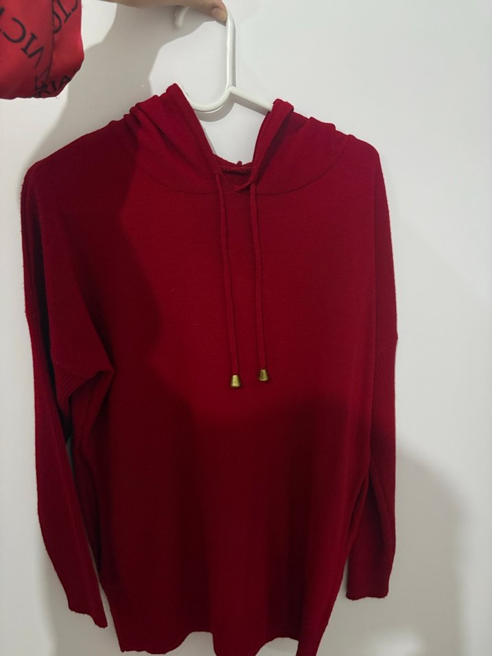 Kırmızı Kapüşonlu Kadın Sweatshirt - Görsel 2