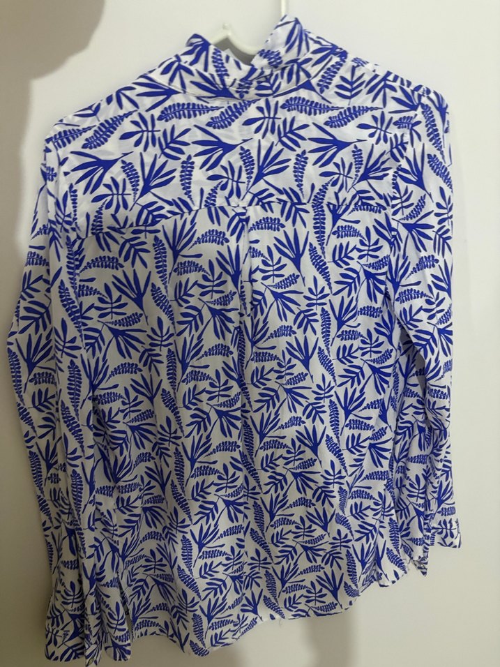 Mavi Desenli V Yaka Kadın Gömlek - Görsel 5