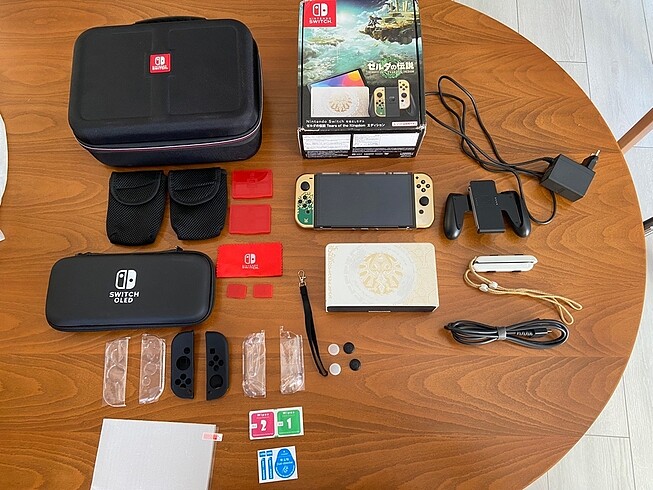 Nintendo Switch + Aksesuarlar