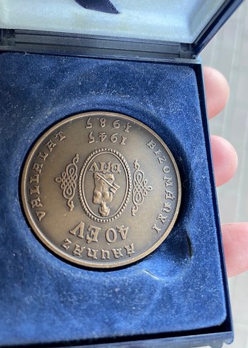 Vintage Altın Renkli Erkek Rozeti - Görsel 3