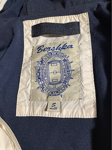 BERSHKA YAĞMURLUK - Görsel 2