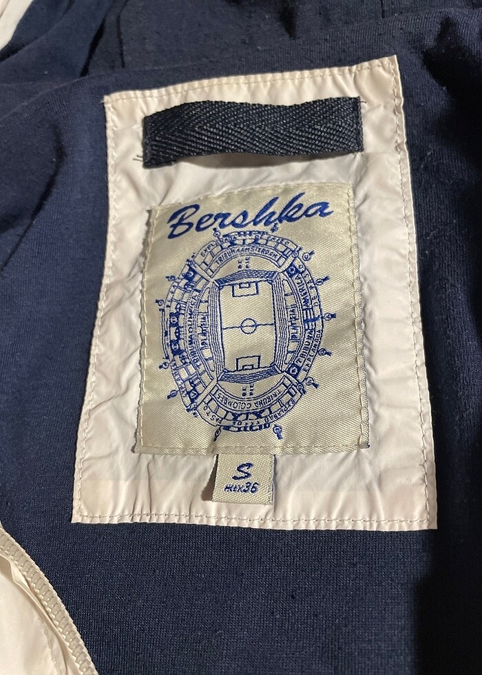 BERSHKA YAĞMURLUK - Görsel 2