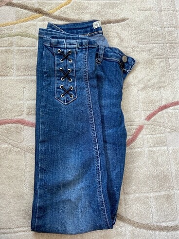LC Waikiki paça detaylı jean