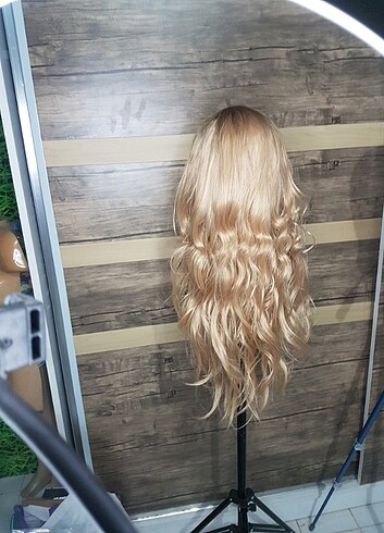 koyu dib perçemli uzun peruk - Görsel 6