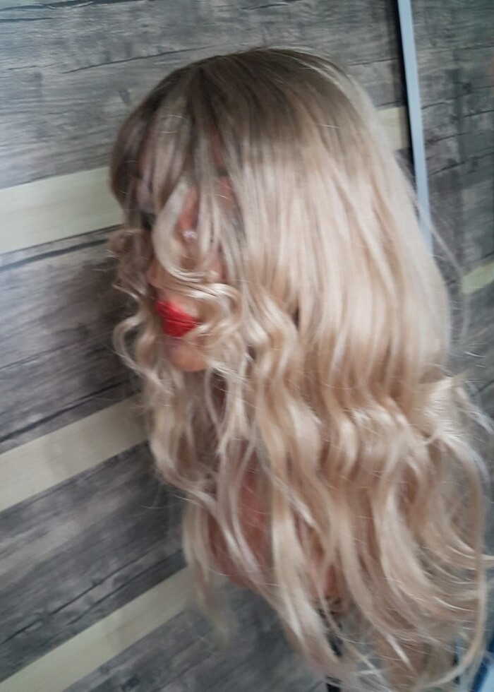 koyu dib perçemli uzun peruk - Görsel 3