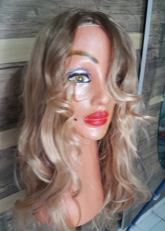 koyu dib perçemli uzun peruk - Görsel 5