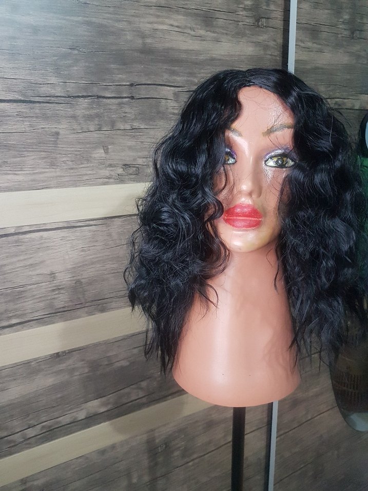 Siyah Dalgalı Sentetik Peruk - Görsel 3