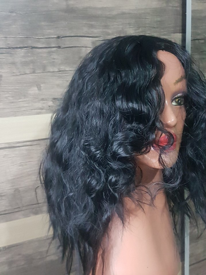 Siyah Dalgalı Sentetik Peruk - Görsel 4