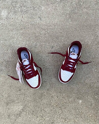 38 Beden Nike Dunk Low Bordeux