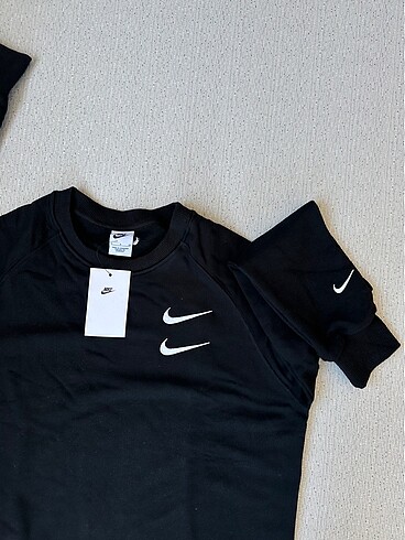 Nike Nike swoosh sweatshirt