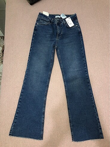 Defacto crop flare jean