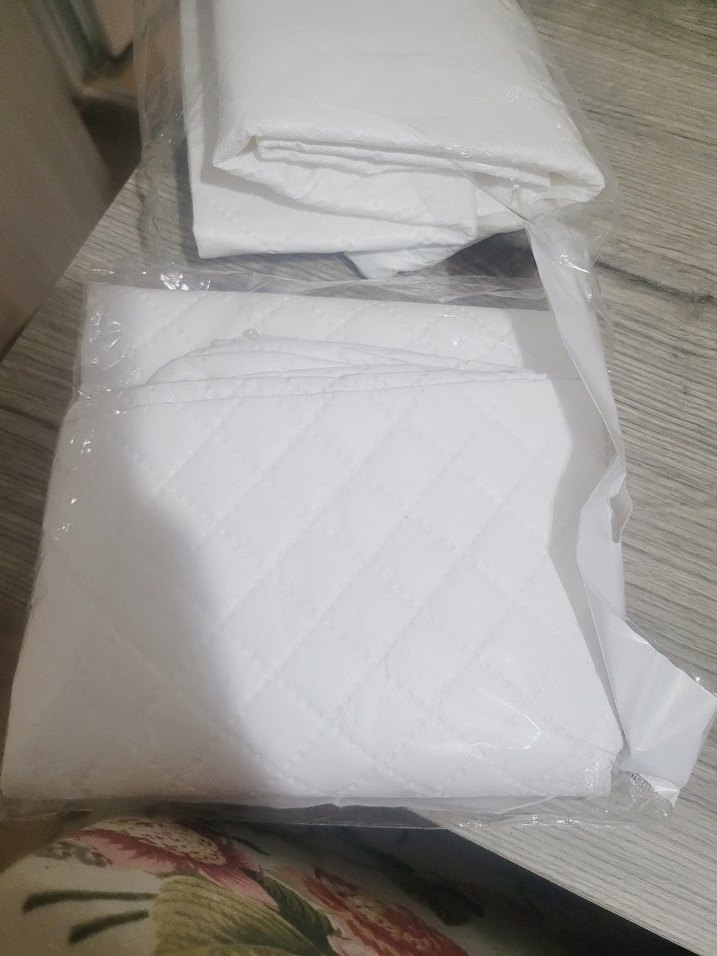 Beyaz Kapitone Baskılı Yastık Alezi - Görsel 2