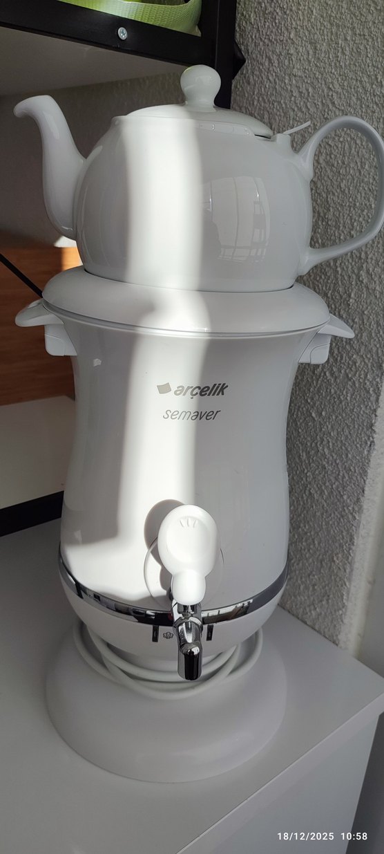 Beyaz ve Gri Çay Makinesi - Görsel 2