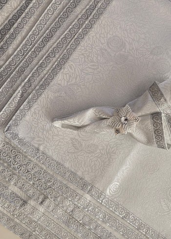 Gri İşlemeli Masa Örtüsü Seti - Görsel 2