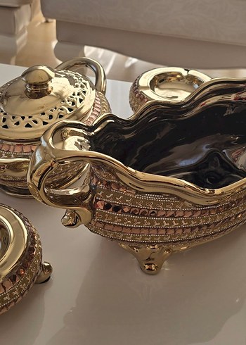 masa takımı ,

Parlak Altın Renkli Dekoratif Vazo - Görsel 7