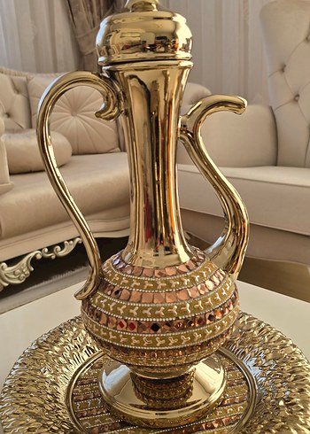 masa takımı ,

Parlak Altın Renkli Dekoratif Vazo - Görsel 18