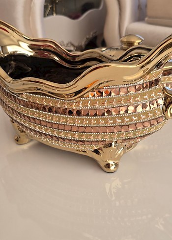 masa takımı ,

Parlak Altın Renkli Dekoratif Vazo - Görsel 3