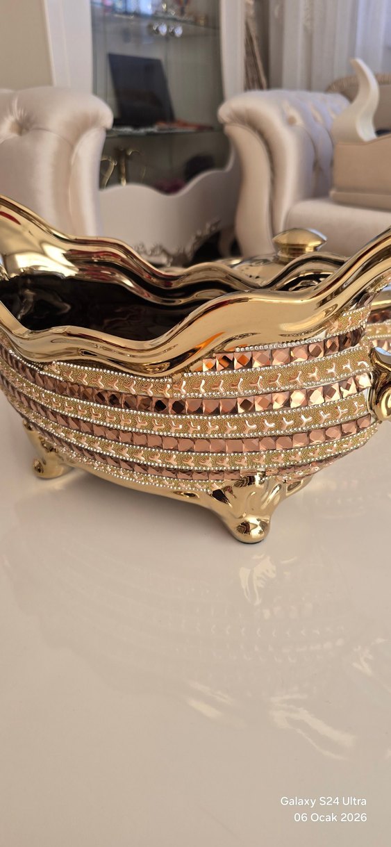 masa takımı ,

Parlak Altın Renkli Dekoratif Vazo - Görsel 3