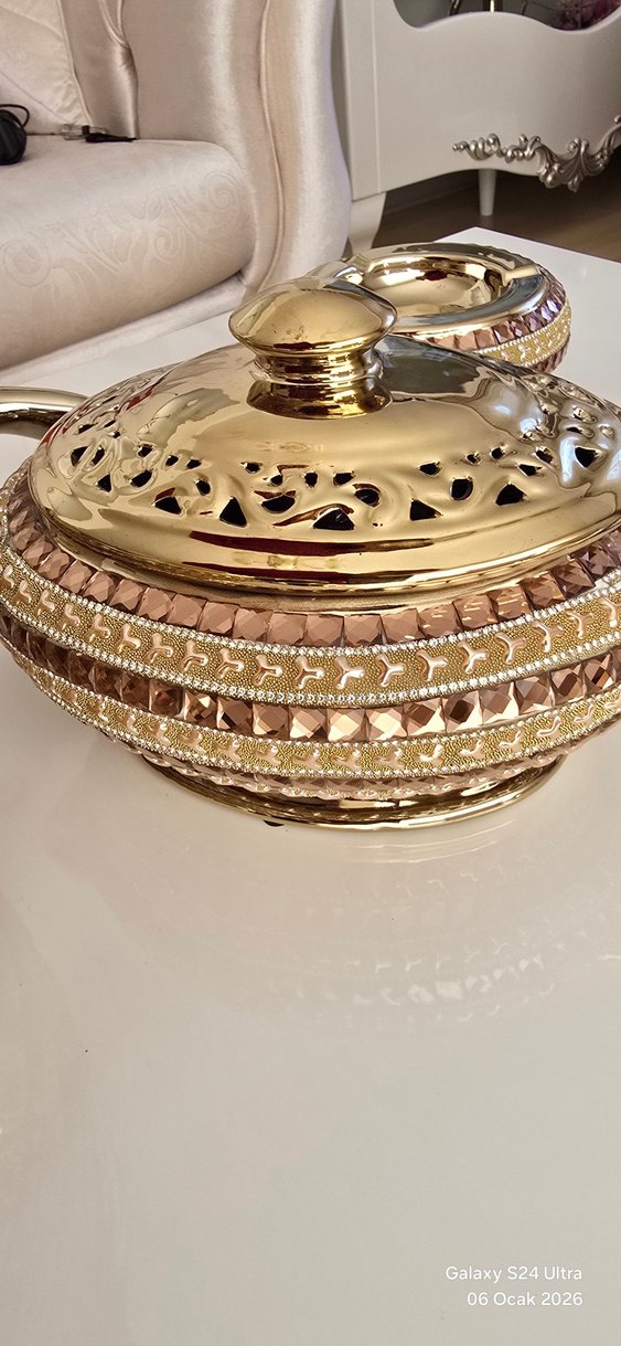 masa takımı ,

Parlak Altın Renkli Dekoratif Vazo - Görsel 4