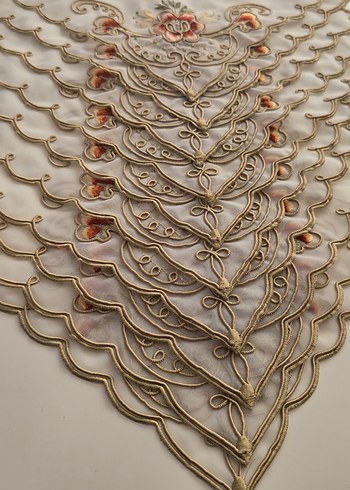 İşlemeli Beyaz Masa Örtüsü - Görsel 7