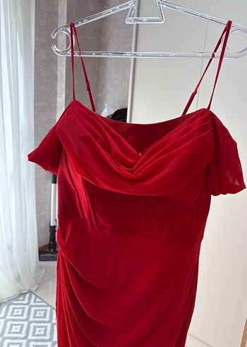 Koyu Kırmızı Drapeli Uzun Abiye Elbise - Görsel 3