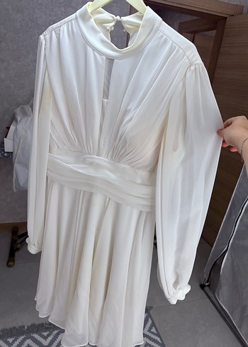 Beyaz V Yaka Düğmeli Midi Nişan Elbisesi - Görsel 3