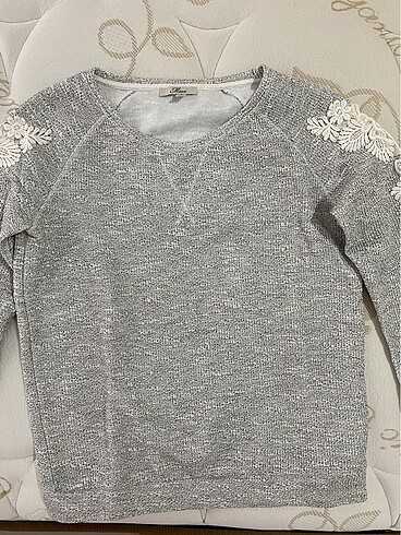 İşlemeli sweat