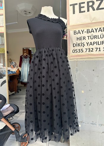 Siyah Puantiyeli Uzun Straplez Elbise