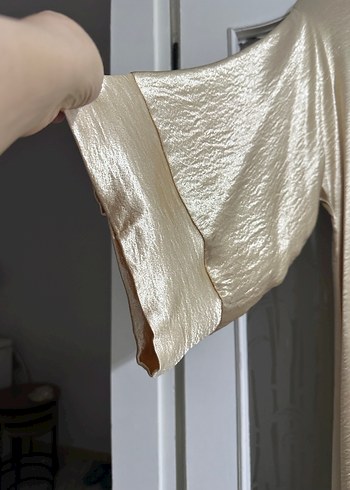 Drapeli Uzun Kollu Altın Tesettür Abiye - Görsel 4