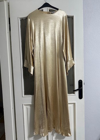 Drapeli Uzun Kollu Altın Tesettür Abiye - Görsel 3