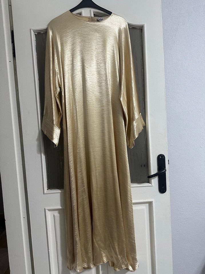 Drapeli Uzun Kollu Altın Tesettür Abiye - Görsel 2