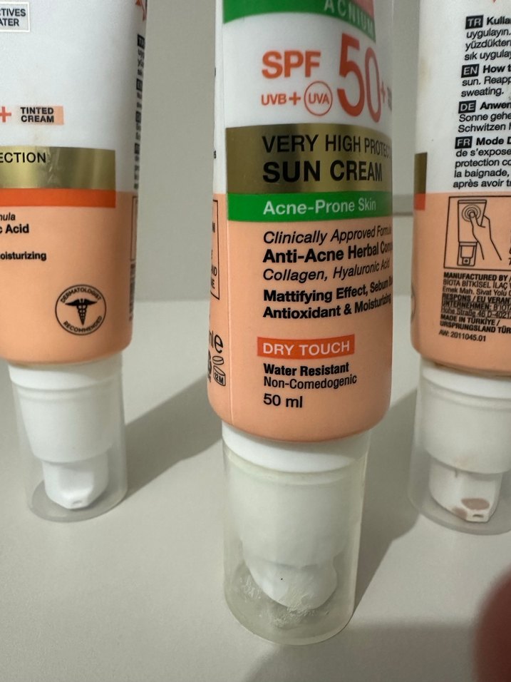 Bioxcin Acnium SPF 50+ Tonlu Güneş Kremi - Görsel 2
