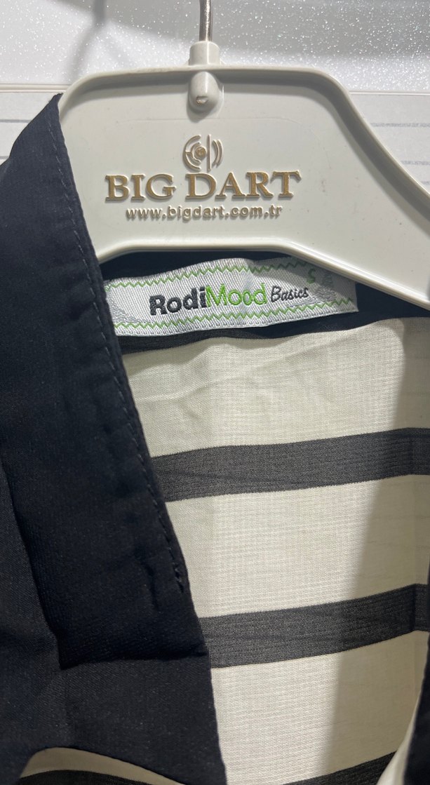 Krem siyah çizgili yarı transparan kolsuz gömlek - Görsel 3