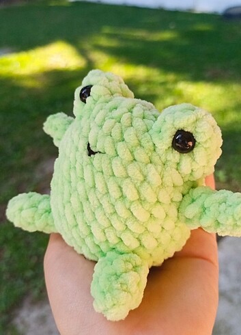  Beden Sevimli kurbağa amigurumi