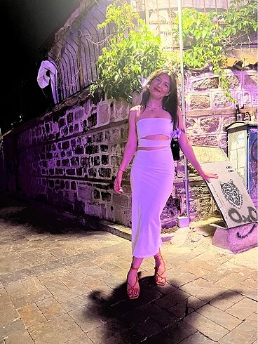 Beyaz elbise starplez