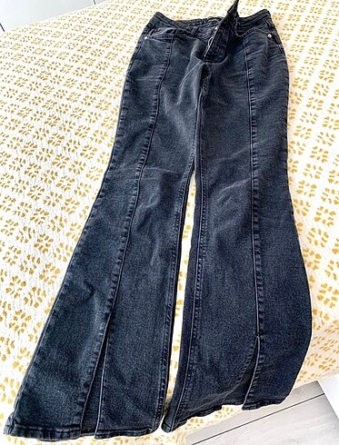 LC Waikiki Siyah Yırtmaçlı Pantolon