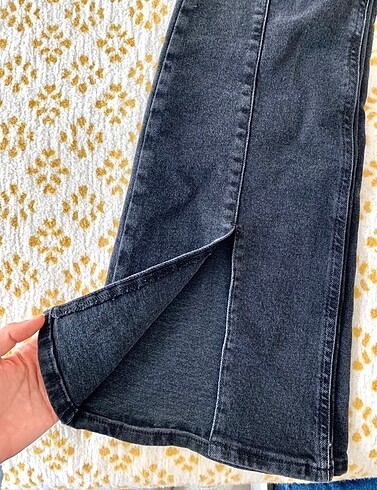 m Beden Siyah Yırtmaçlı Pantolon