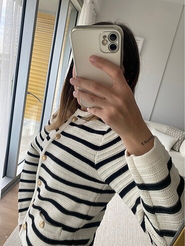 xs Beden Holly&Whyte marka hırka Small bedene daha uyumlu , pantolon takı