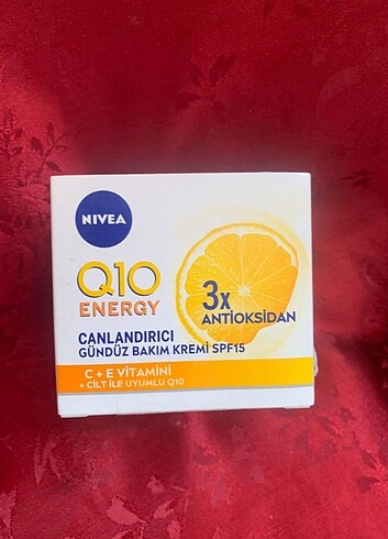 Nivea gündüz bakım kremi