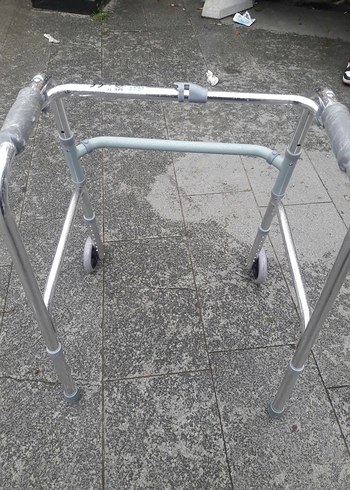 Beden Alüminyum tekerlekli walker yürüteç PR-441