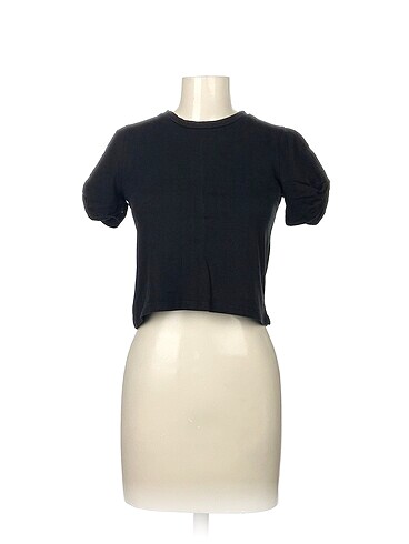 Zara T-shirt %70 İndirimli.