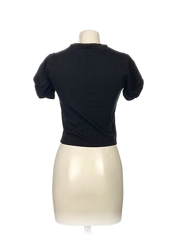 s Beden Zara T-shirt %70 İndirimli.