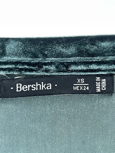 xs Beden çeşitli Renk Bershka T-shirt %70 İndirimli.